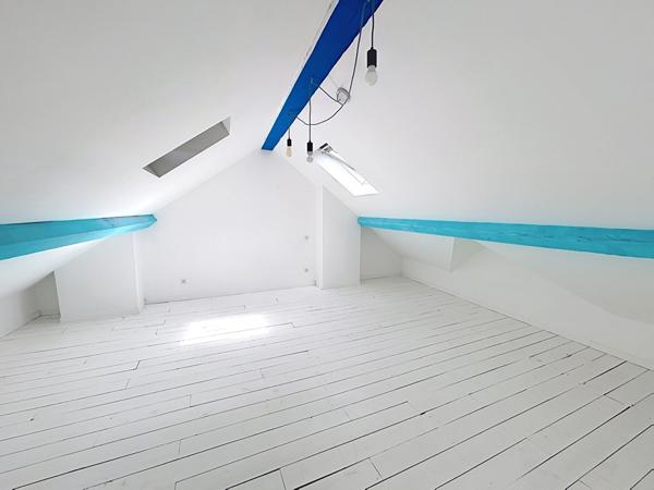 MAISON FAMILIALE RENOVEE, GRAND JARDIN EN ESPALIER, A DEUX PAS DE LA GARE ET DES COMMODITES