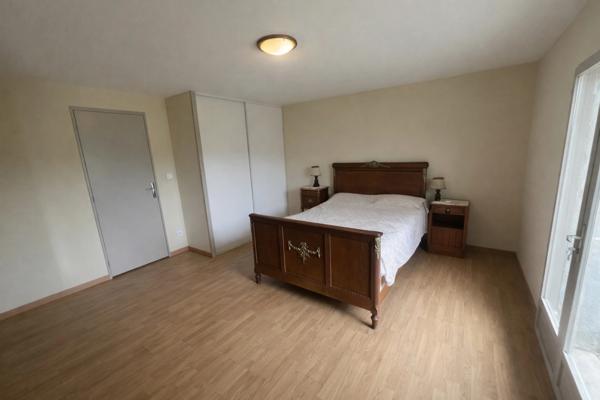 Grande maison familiale  à vendre à Saint-Sauveur (33250) – 200 m² habitables, grande parcelle et plusieurs Garages