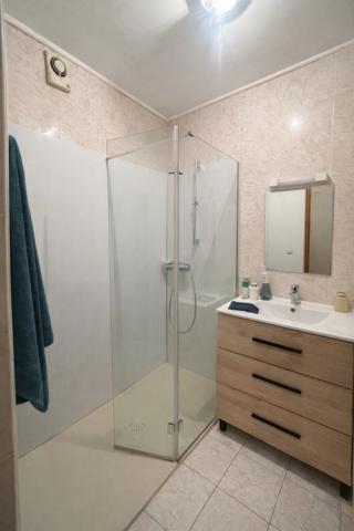 Grande maison familiale  à vendre à Saint-Sauveur (33250) – 200 m² habitables, grande parcelle et plusieurs Garages