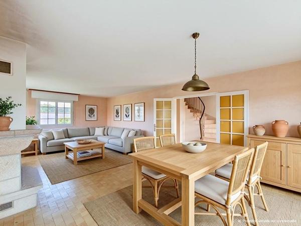 CAUDAN : Jolie maison traditionnelle sur sous-sol complet