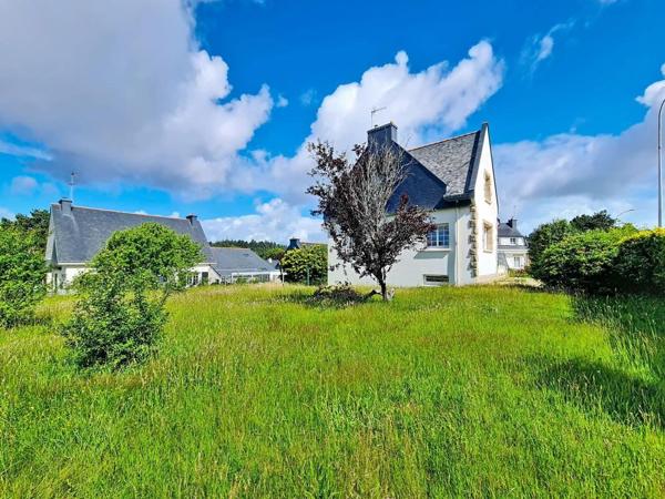 CAUDAN : Jolie maison traditionnelle sur sous-sol complet