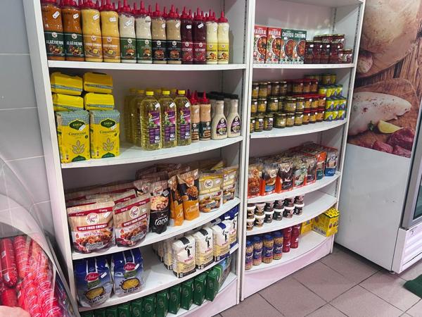 Fonds De Commerce
        
        - 60 m² Exclusivité 46 000 € *