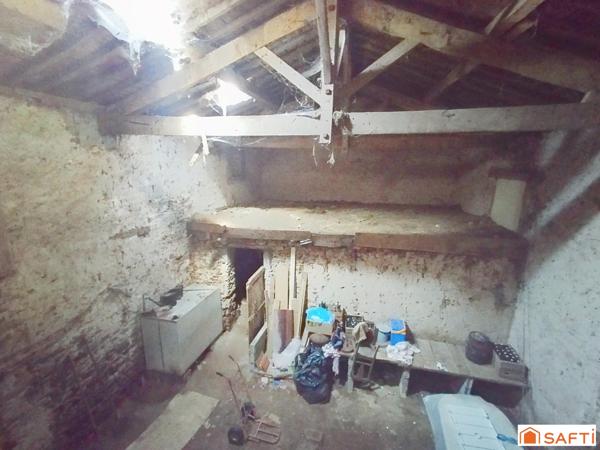 Espace, calme et potentiel : un cadre idéal pour un projet familial à la campagne.