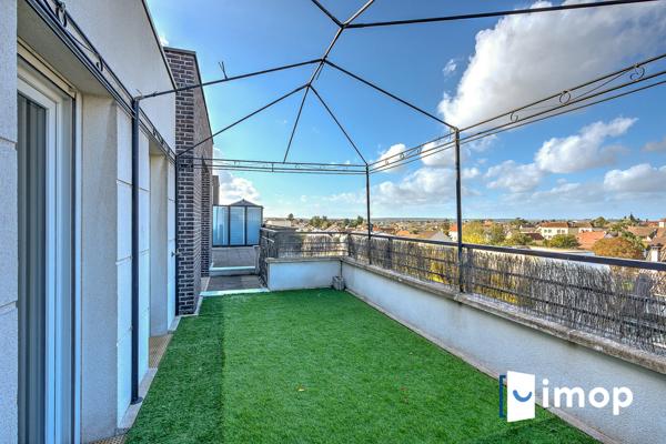 Dernier étage avec terrasse et double parking