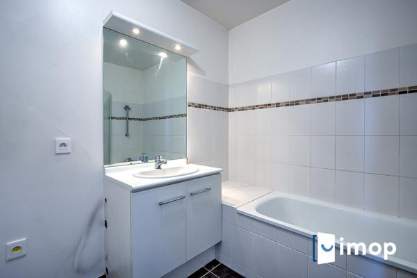 Dernier étage avec terrasse et double parking