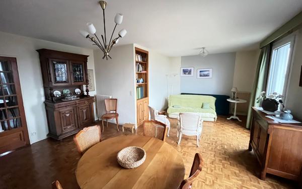 Appartement à vendre    2 pièces • 70 m2 Château-Thierry