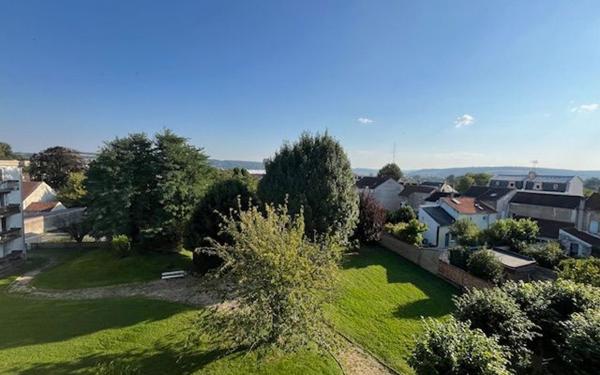 Appartement à vendre    2 pièces • 70 m2 Château-Thierry