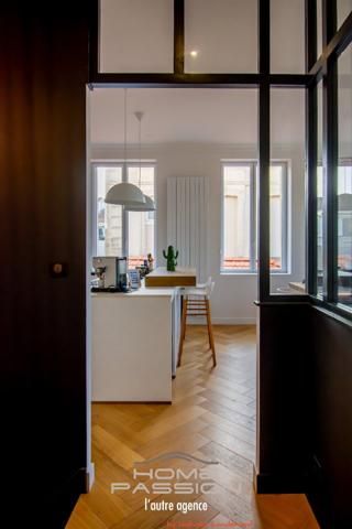 Appartement
                                                                                                                                                                                                                                                                                                                        3 pièce(s)                                                                                                                                                                                                          2 chambre(s)                                                                                                                                                                                                          100  m²
