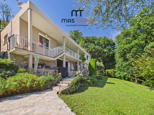 Maison
         6 pièces
        - 200 m² Bien prestige 825 000 € *