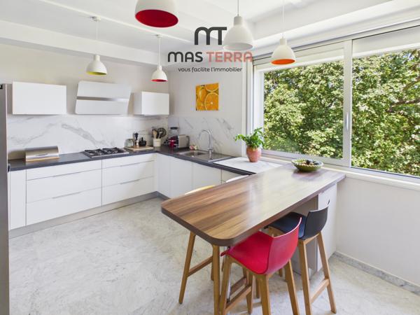 Maison
         6 pièces
        - 200 m² Bien prestige 825 000 € *