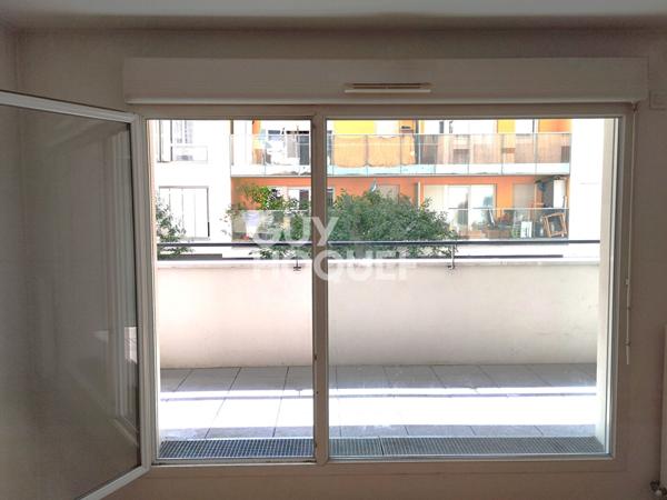 DOCKS DE SAINT-OUEN - 2 PIÈCES 49 M² - TERRASSE 6,40 M²