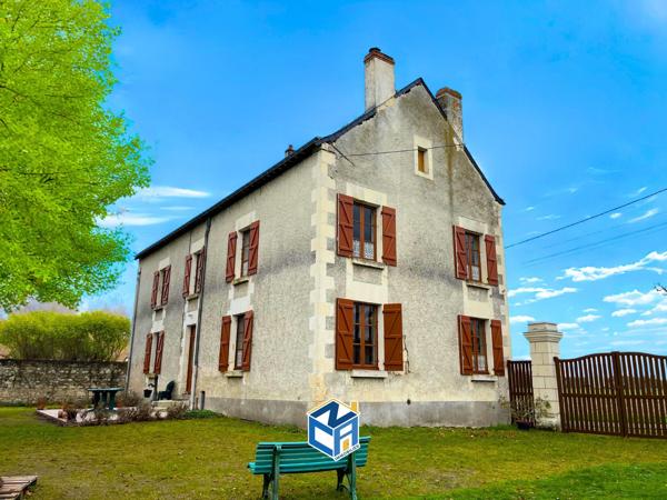 Maison ancienne avec garages