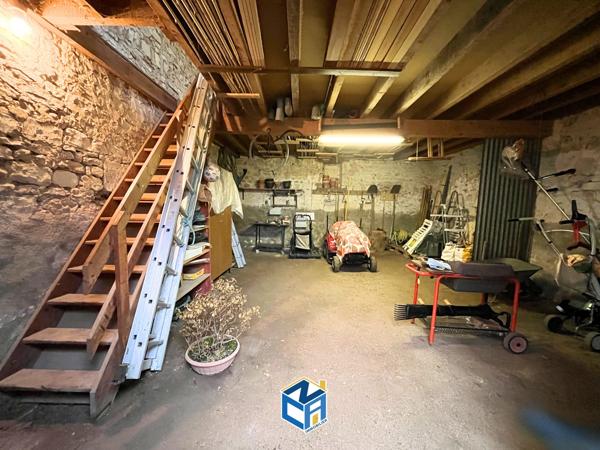 Maison ancienne avec garages