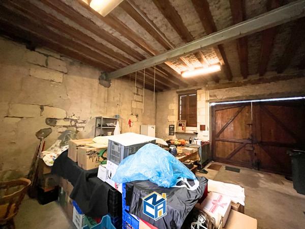 Maison ancienne avec garages