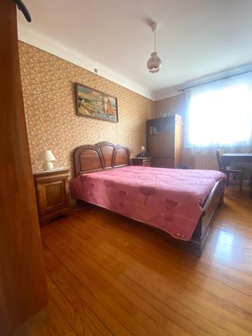 PETIT BUDGET POUR CETTE MAISON DE VILLE FONCTIONNELLE ET HABITABLE SANS TRAVAUX