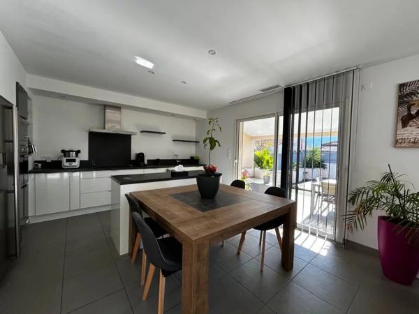 Vente                                                      Villa
                        
                     4 pièces                      102 m2                     à Brouilla