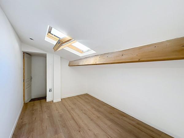 Maison de 2 pièces à louer à Feugarolles - Calme et Confort