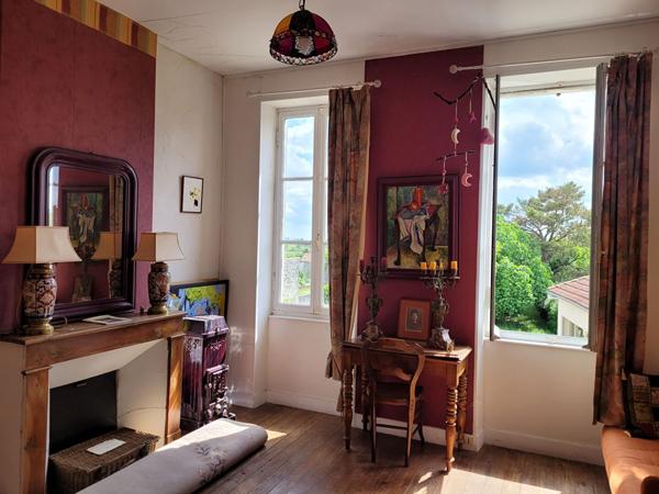 TONNAY CHARENTE maison bourgeoise de 163 m² et grange réhabilitée de 80 m² sur parcelle de 1682 m²