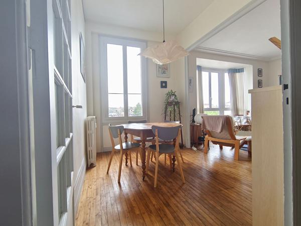 16000 ANGOULEME Bel appartement 4 pièces de 128m² - cave, parking -Victor Hugo