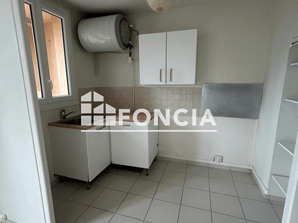 Location Appartement 2 pièces 39.8 m² - 498 AVENUE JEAN JAURES Rives 38140