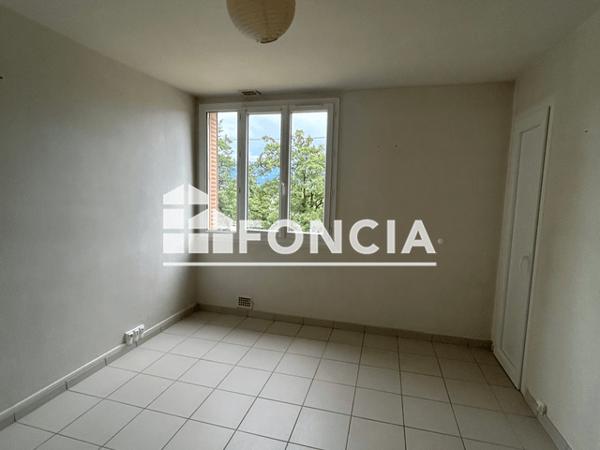 Location Appartement 2 pièces 39.8 m² - 498 AVENUE JEAN JAURES Rives 38140