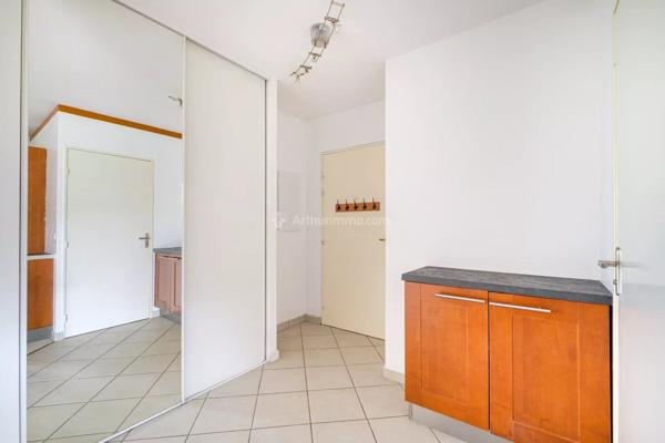 Vente                                                      Appartement
                        
                     3 pièces                      64 m2                     à Lyon 3