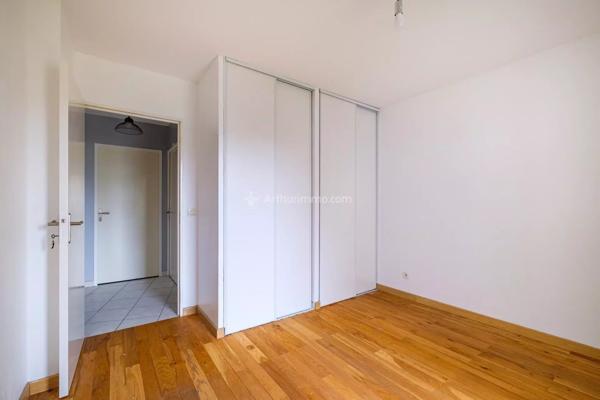 Vente                                                      Appartement
                        
                     3 pièces                      64 m2                     à Lyon 3