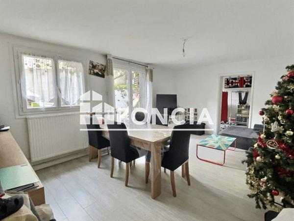 À vendre Maison 4 pièces 97 m² - Le Chambon-feugerolles 42500