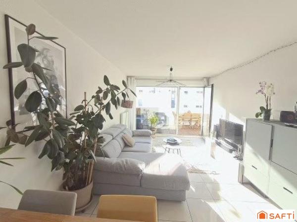 Beau T3 lumineux avec terrasse dans résidence sécurisé