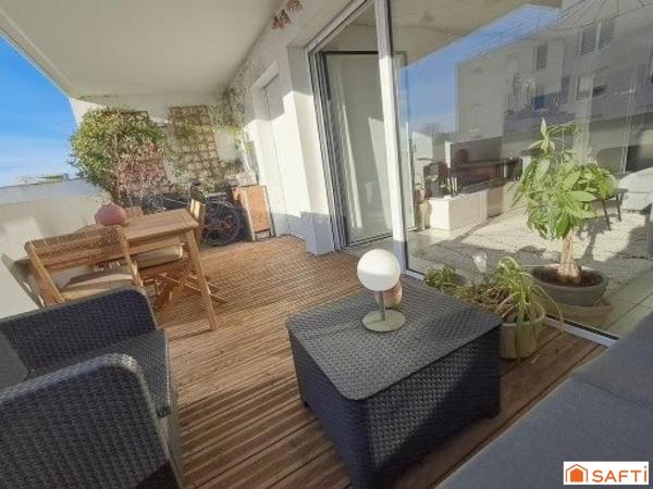 Beau T3 lumineux avec terrasse dans résidence sécurisé