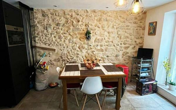 Appartement à louer    4 pièces • 115 m2 Pont-Saint-Esprit