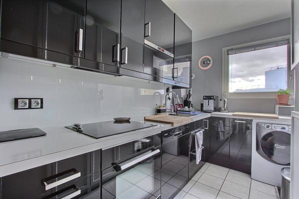 Appartement Asnieres Sur Seine - 4 pièces / balcon - 83,60 m2