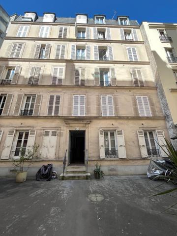 PARIS 12, rue de Wattignies | Studio 12,1 m² au Calme Absolu sur Cour - Parfait État & Faibles Charges