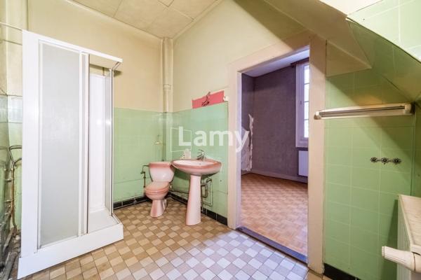 Maison 6 pièces au centre-ville avec cour intérieure