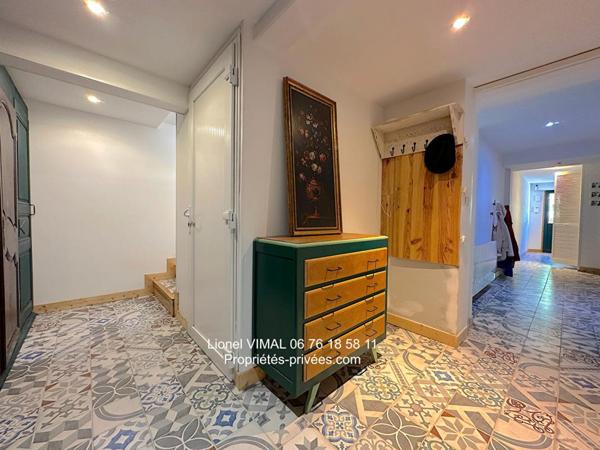 Ensemble immobilier Maison 220 m2 avec local commercial ( env 90 m2 )