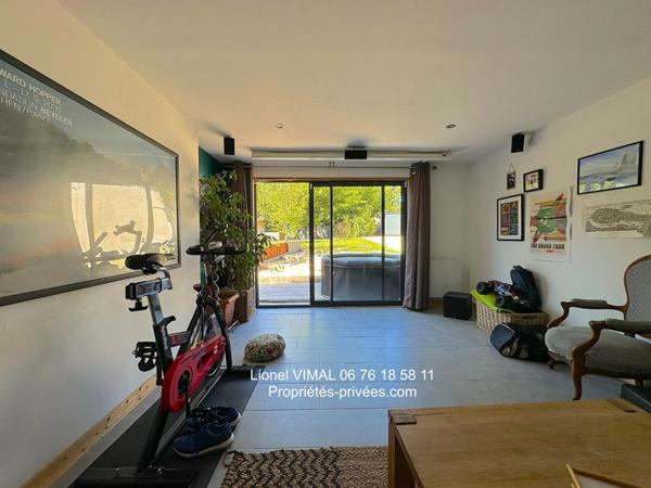 Ensemble immobilier Maison 220 m2 avec local commercial ( env 90 m2 )