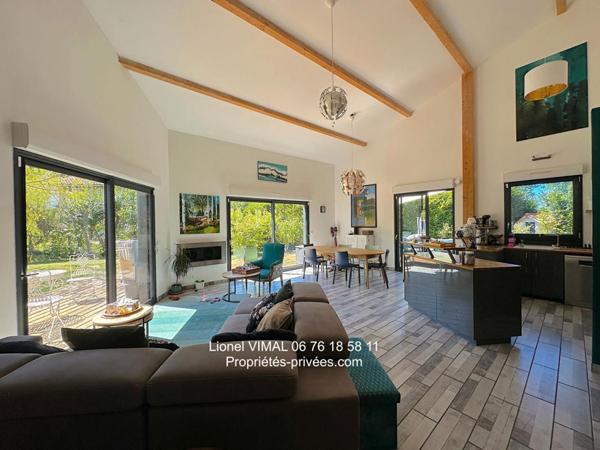 Ensemble immobilier Maison 220 m2 avec local commercial ( env 90 m2 )