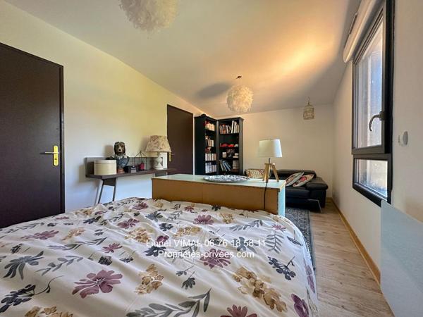 Ensemble immobilier Maison 220 m2 avec local commercial ( env 90 m2 )