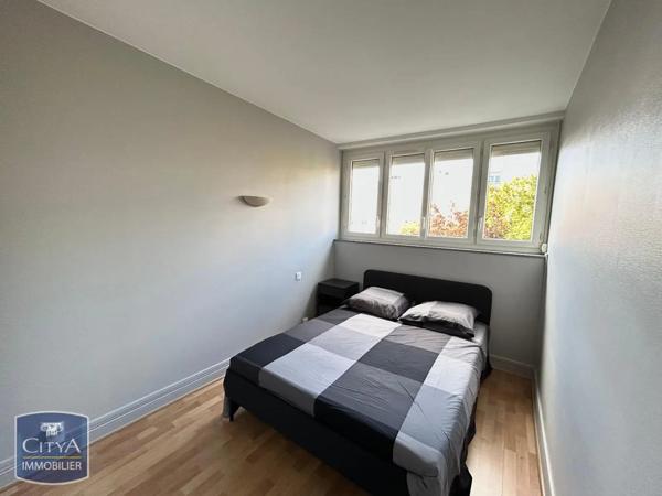 Appartement à louer 4 pièces 66.05m²