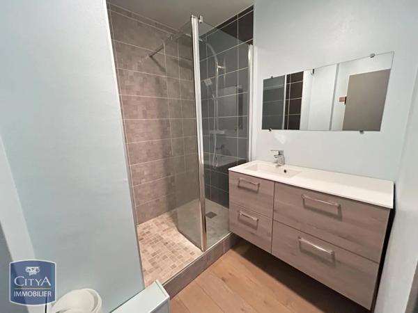 Appartement à louer 4 pièces 66.05m²