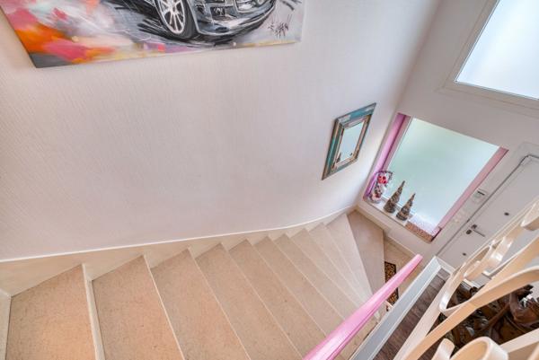 Élégante maison de caractère avec vue mer et piscine