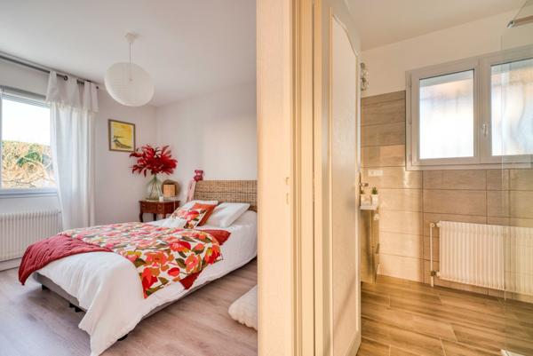 Élégante maison de caractère avec vue mer et piscine