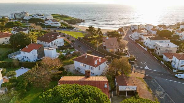 Élégante maison de caractère avec vue mer et piscine