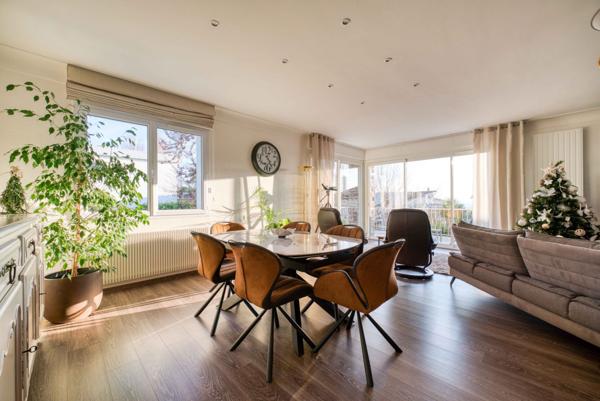 Élégante maison de caractère avec vue mer et piscine