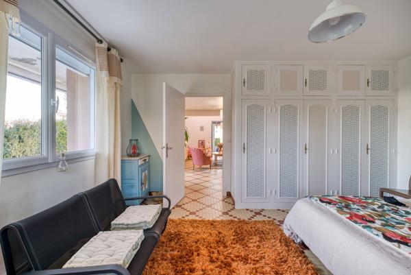 Élégante maison de caractère avec vue mer et piscine