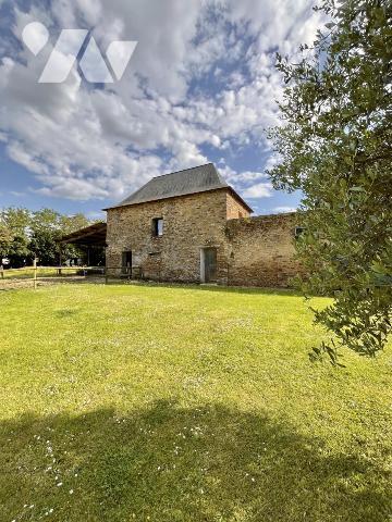 Propriété de charme sur 1 hectare 6 avec dépendances 