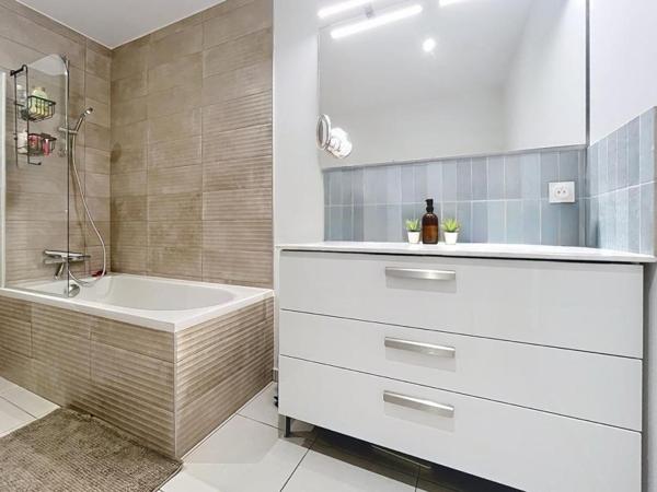 Urrugne, Appartement rénové 109m2 avec terrasse et parking