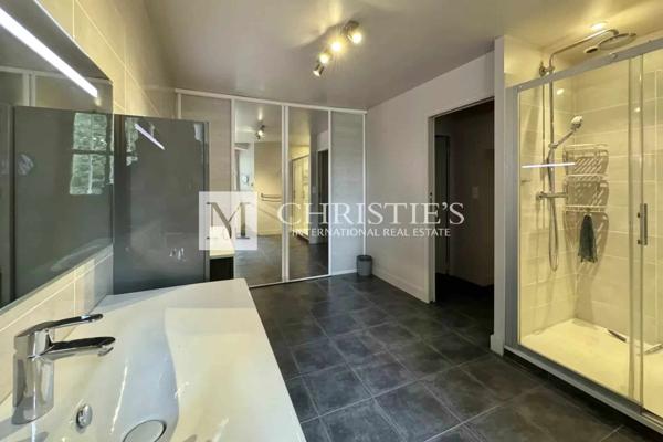 Logis du 16e siècle entièrement rénové avec dépendances et gîte près d’Angoulême