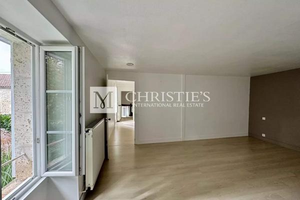 Logis du 16e siècle entièrement rénové avec dépendances et gîte près d’Angoulême