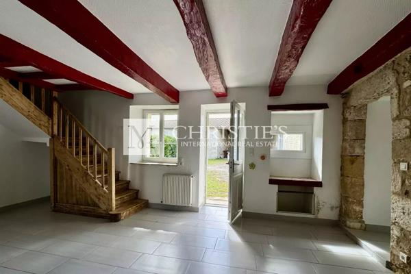 Logis du 16e siècle entièrement rénové avec dépendances et gîte près d’Angoulême